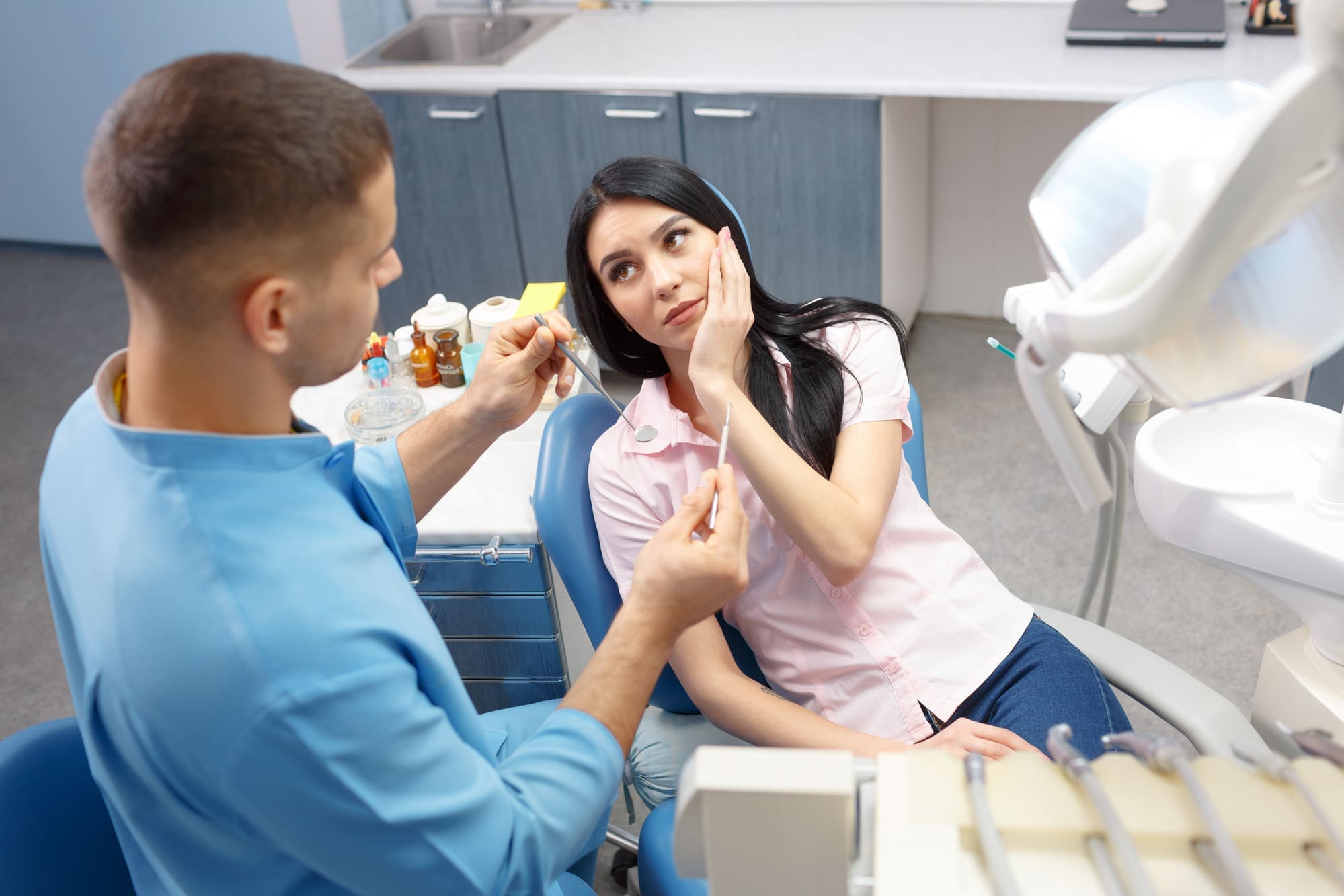 How long does it take to recover from a tooth extraction?