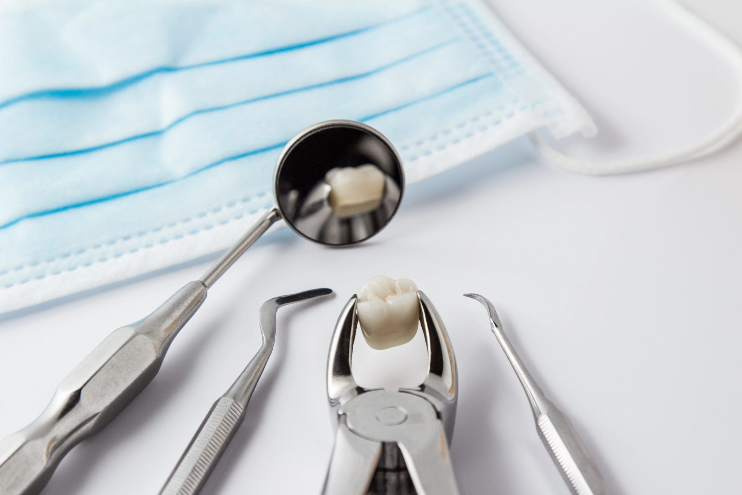 Emergency Tooth Extraction: What to Expect in Emergency Tooth Extraction